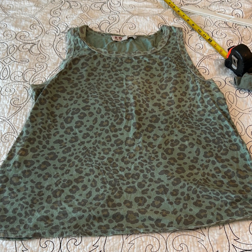Sleeveless Dolan cheetah print